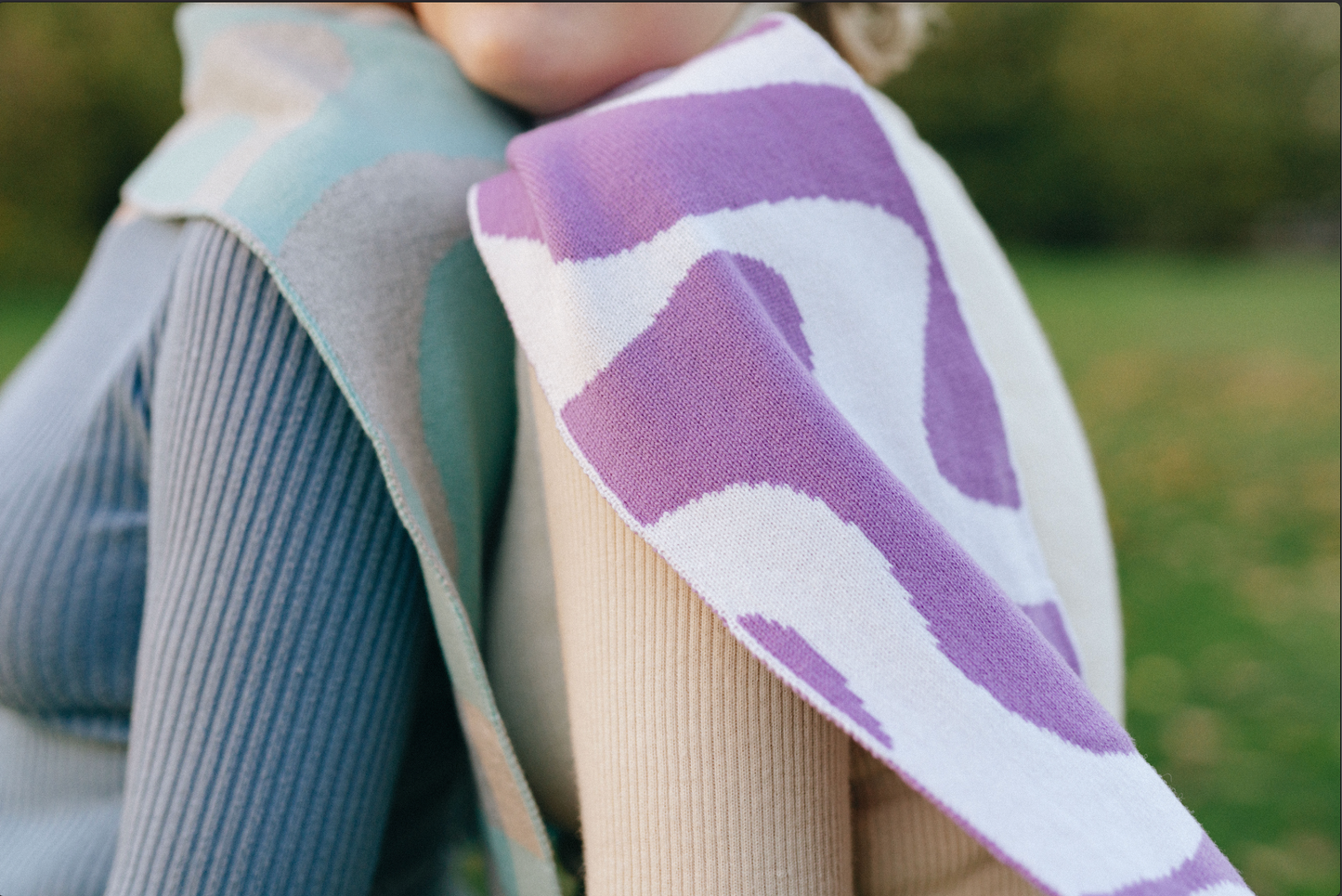 Wiggly Stripe Wool and Cashmere Scarf in Beige And Purple