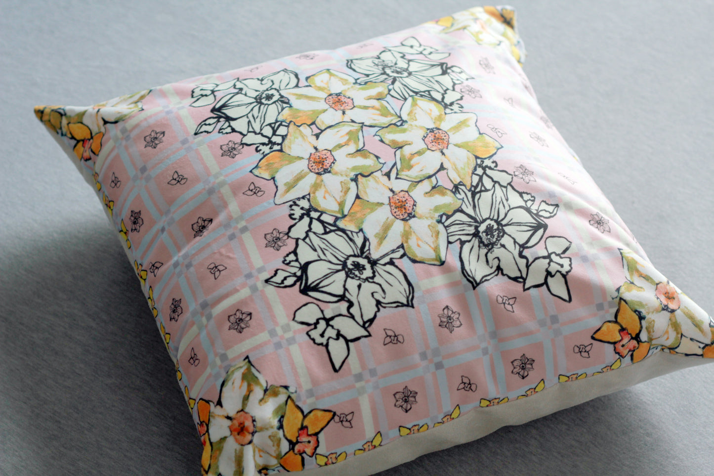 Daffodil Scarf Print Velvet Cushion